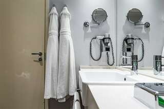 Гостиница Московские Ворота Санкт-Петербург Номер Делюкс с одной большой кроватью и диван-кроватью-11